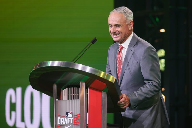 Major League Baseball forced into awkward dance with Trump in office