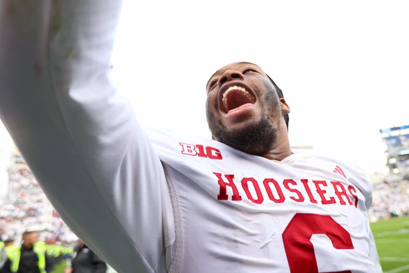 CFP chairman explains committee’s new playoff rankings