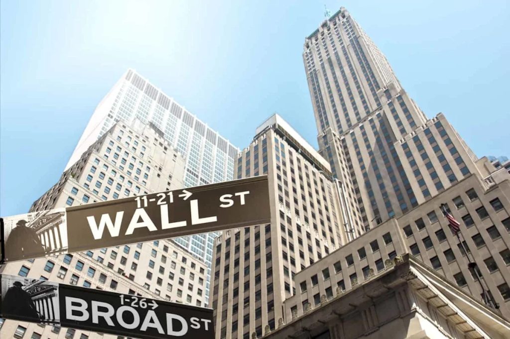 Bloom Energy, Caesars Entertainment, CarMax, Caterpillar, Ford, MPLX LP, Noble, Reddit, Texas Instruments, and More